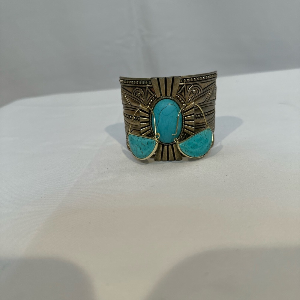 Earrings and bracelet